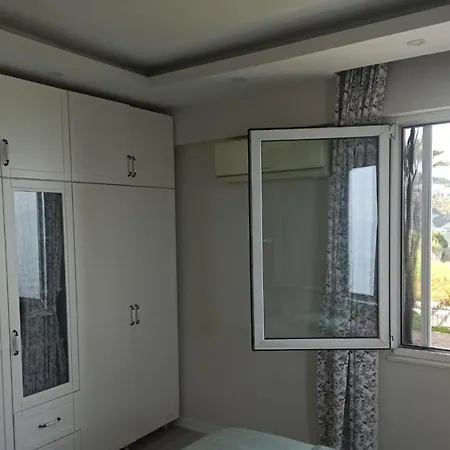 Amazing House With Balcony And Mesmerizing View Right Next To The Sea In Kusadasi Tatil Evi *