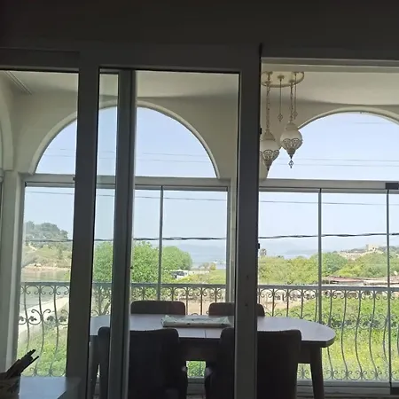 Tatil Evi Amazing House With Balcony And Mesmerizing View Right Next To The Sea In Kusadasi Aydın