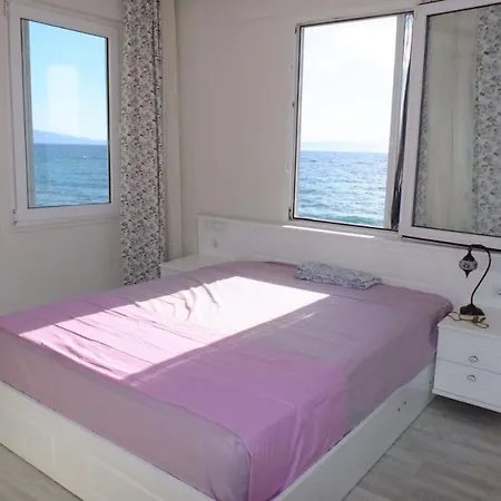 Amazing House With Balcony And Mesmerizing View Right Next To The Sea In Kusadasi